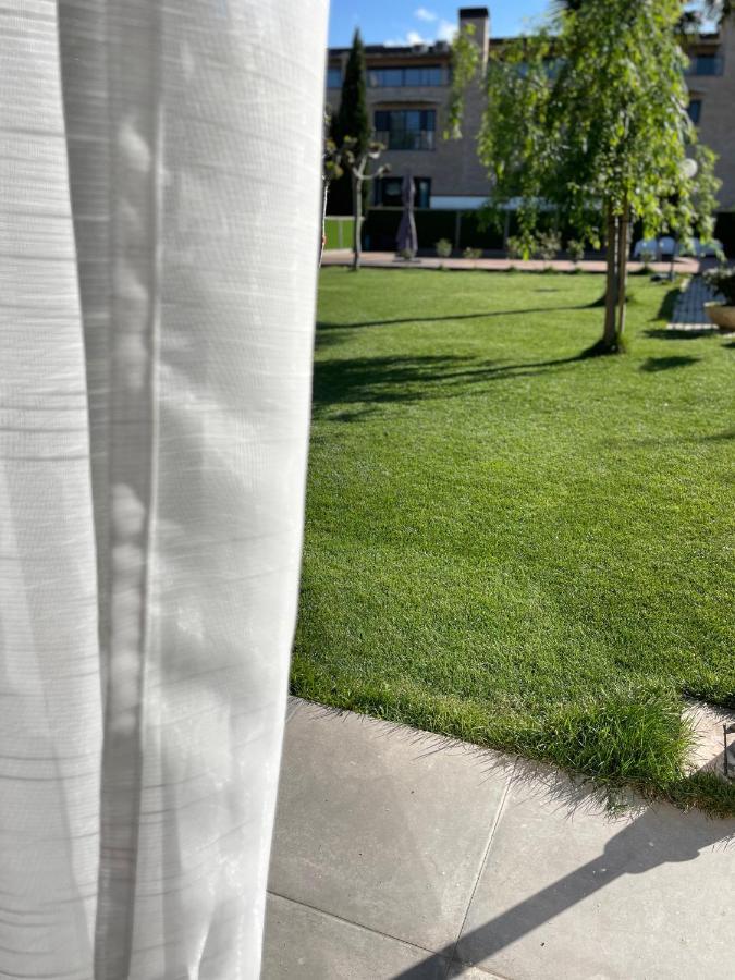 Апартаменты Julia'S Garden Куарте-де-Уэрва Экстерьер фото